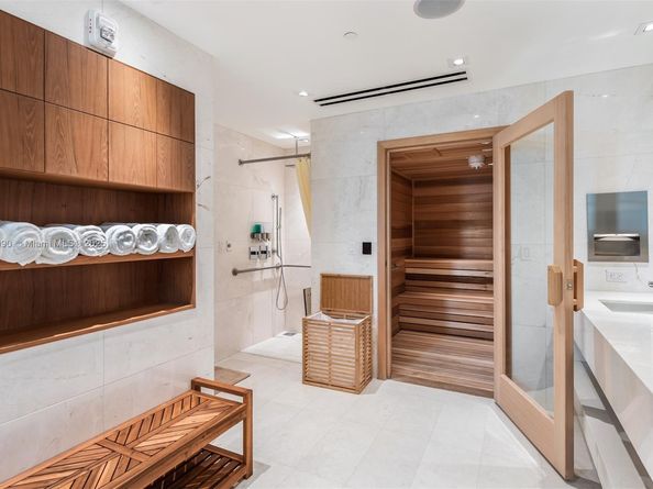 1643 Brickell Ave 1602, Miami FL 33129