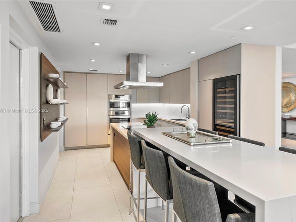 1643 Brickell Ave 1602, Miami FL 33129