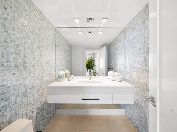 1643 Brickell Ave 1602, Miami FL 33129