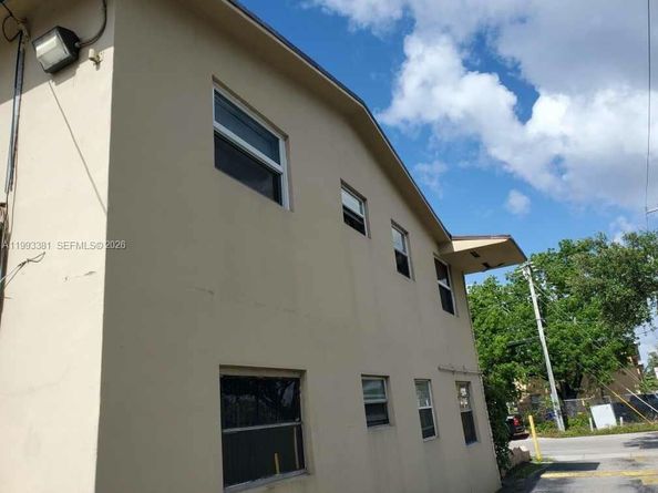 3901 SW 78th Ct 221, Miami FL 33155