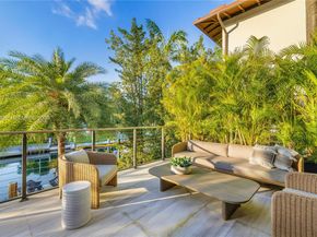 1755 Fairhaven Pl, Miami FL 33133