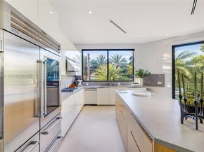 1755 Fairhaven Pl, Miami FL 33133
