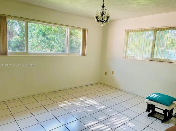 17221 SW 87th Ct, Palmetto Bay FL 33157