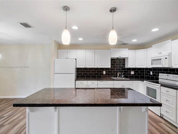 1022 NW 88th Ave C100, Plantation FL 33322