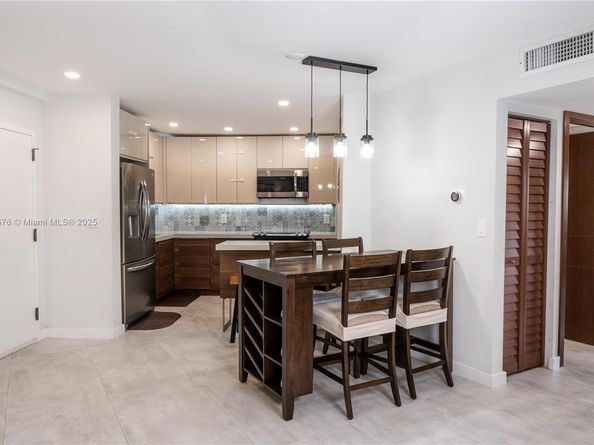 7150 Indian Creek Dr 206, Miami Beach FL 33141