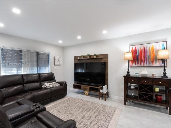 7150 Indian Creek Dr 206, Miami Beach FL 33141