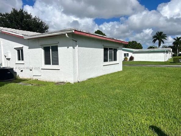 8544 N Campanelli Blvd, Plantation FL 33322