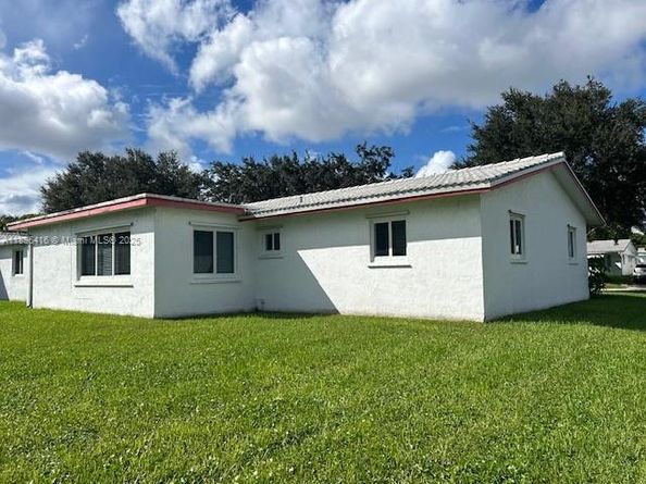 8544 N Campanelli Blvd, Plantation FL 33322