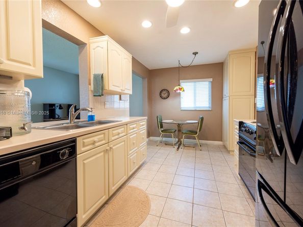 8544 N Campanelli Blvd, Plantation FL 33322