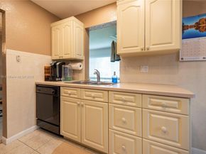 8544 N Campanelli Blvd, Plantation FL 33322