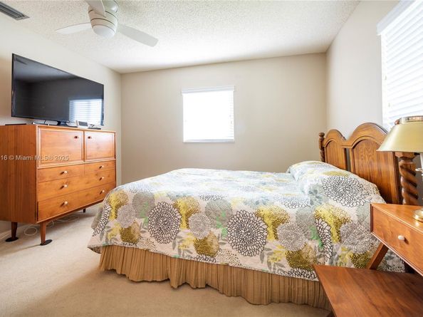 8544 N Campanelli Blvd, Plantation FL 33322