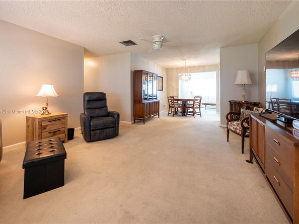 8544 N Campanelli Blvd, Plantation FL 33322