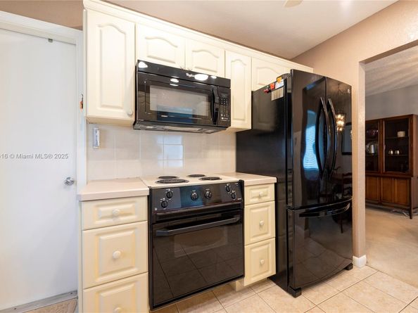 8544 N Campanelli Blvd, Plantation FL 33322