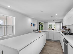 707 W 54th St, Miami Beach FL 33140