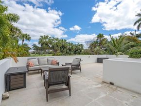 707 W 54th St, Miami Beach FL 33140