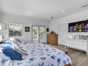 707 W 54th St, Miami Beach FL 33140