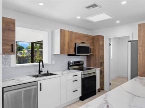 709 SW 4th Ct, Hallandale Beach FL 33009