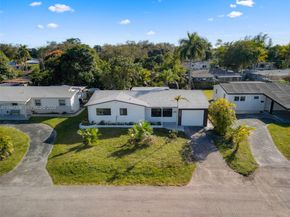709 SW 4th Ct, Hallandale Beach FL 33009