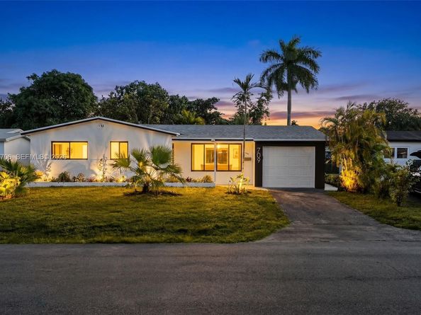 709 SW 4th Ct, Hallandale Beach FL 33009