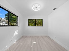 709 SW 4th Ct, Hallandale Beach FL 33009