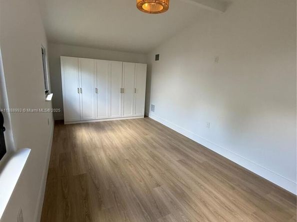 4850 SW 93rd Ct, Miami FL 33165