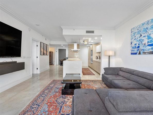 17301 Biscayne Blvd 506, North Miami Beach FL 33160