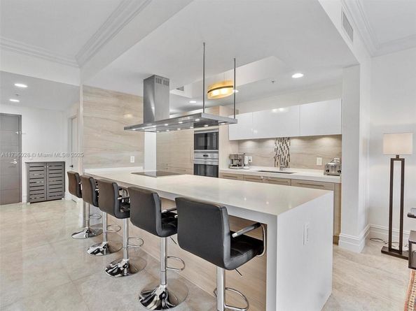 17301 Biscayne Blvd 506, North Miami Beach FL 33160