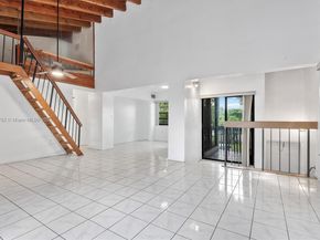 10542 NW 7th Ter B7, Miami FL 33172