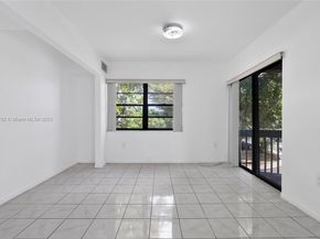 10542 NW 7th Ter B7, Miami FL 33172