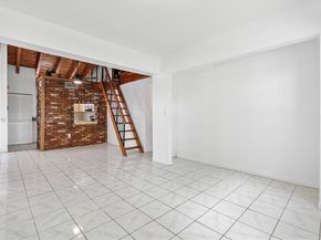 10542 NW 7th Ter B7, Miami FL 33172
