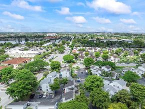 10542 NW 7th Ter B7, Miami FL 33172
