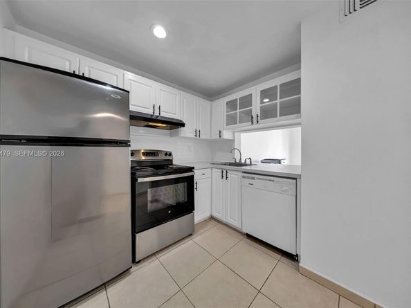9360 Fontainebleau Blvd 208, Miami FL 33172
