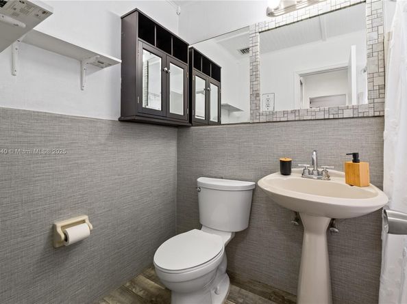 1443 Hollywood Blvd, Hollywood FL 33020