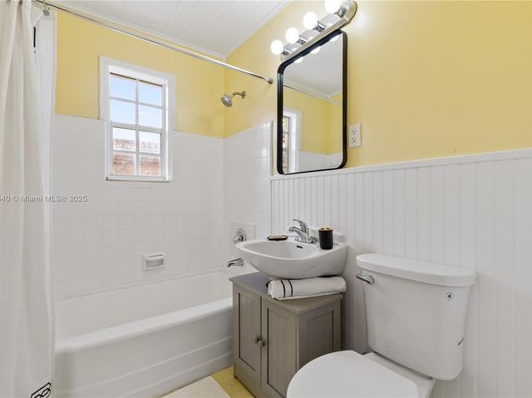 1443 Hollywood Blvd, Hollywood FL 33020