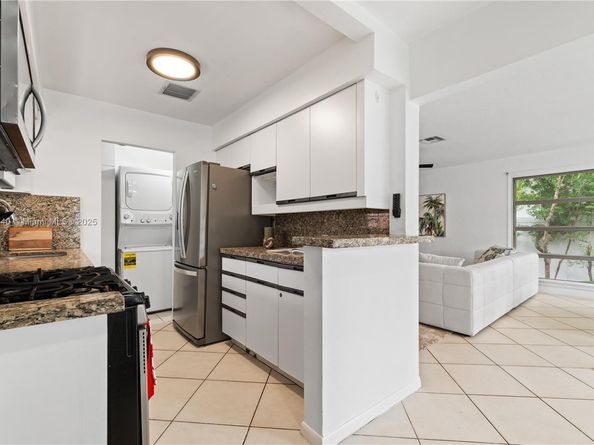 1443 Hollywood Blvd, Hollywood FL 33020