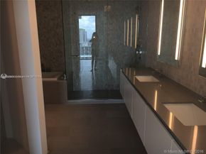 68 SE 6th St 3510, Miami FL 33131