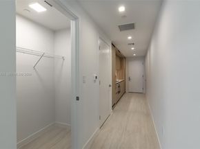 77 SE 5th ST 2615, Miami FL 33131