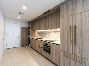 77 SE 5th ST 2615, Miami FL 33131