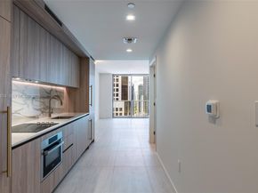 77 SE 5th ST 2615, Miami FL 33131