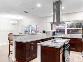 5220 SW 6th St, Plantation FL 33317