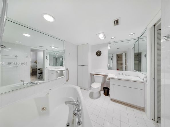 465 Ocean Dr 224, Miami Beach FL 33139