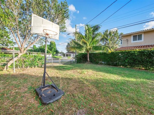 5300 SW 6th St, Miami FL 33134