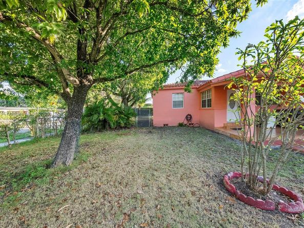 5300 SW 6th St, Miami FL 33134