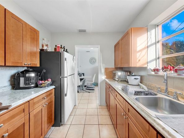 5300 SW 6th St, Miami FL 33134