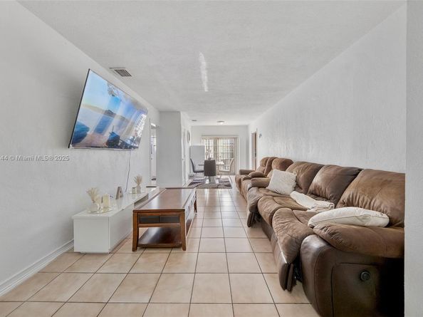 5300 SW 6th St, Miami FL 33134