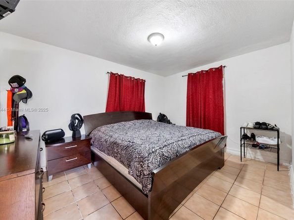 5300 SW 6th St, Miami FL 33134