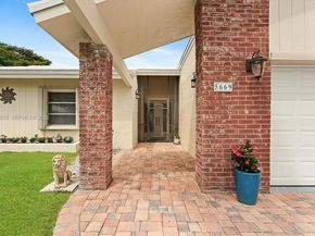 5669 Pinecrest Cir, Boca Raton FL 33433