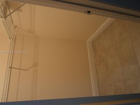 1301 NE 7th St 511, Hallandale Beach FL 33009