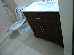 1301 NE 7th St 511, Hallandale Beach FL 33009