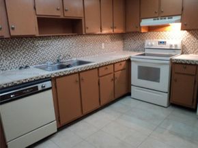 1301 NE 7th St 511, Hallandale Beach FL 33009